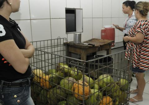  Empresa de água de coco é interditada